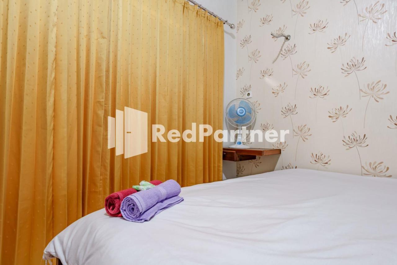 Nafisa Homestay Syariah Near Jatim Park 3 Batu Mitra Reddoorz Malang Esterno foto