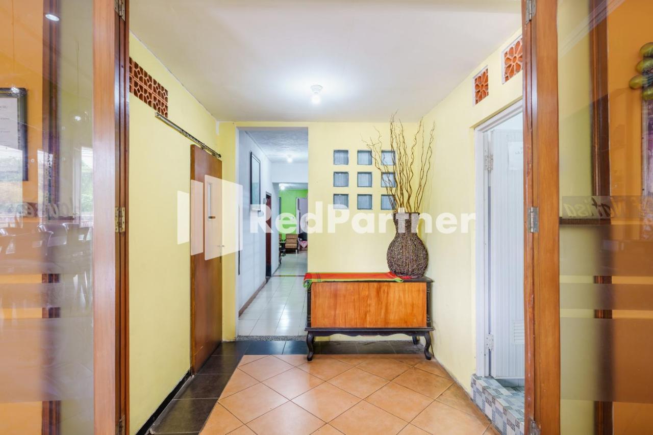Nafisa Homestay Syariah Near Jatim Park 3 Batu Mitra Reddoorz Malang Esterno foto