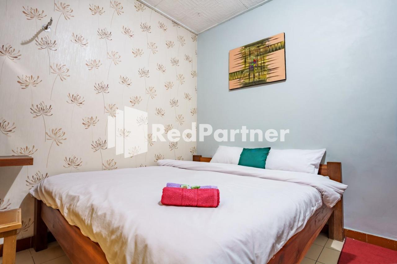 Nafisa Homestay Syariah Near Jatim Park 3 Batu Mitra Reddoorz Malang Esterno foto