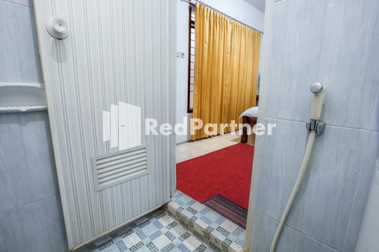 Nafisa Homestay Syariah Near Jatim Park 3 Batu Mitra Reddoorz Malang Esterno foto
