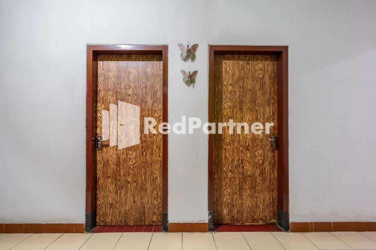 Nafisa Homestay Syariah Near Jatim Park 3 Batu Mitra Reddoorz Malang Esterno foto