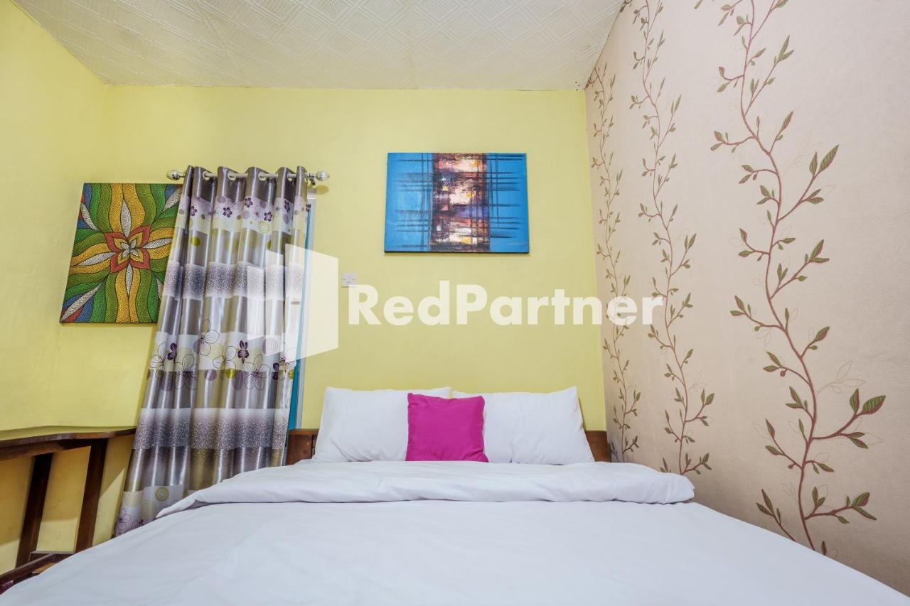 Nafisa Homestay Syariah Near Jatim Park 3 Batu Mitra Reddoorz Malang Esterno foto