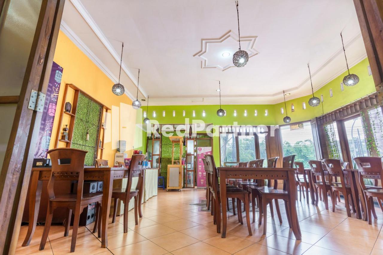 Nafisa Homestay Syariah Near Jatim Park 3 Batu Mitra Reddoorz Malang Esterno foto