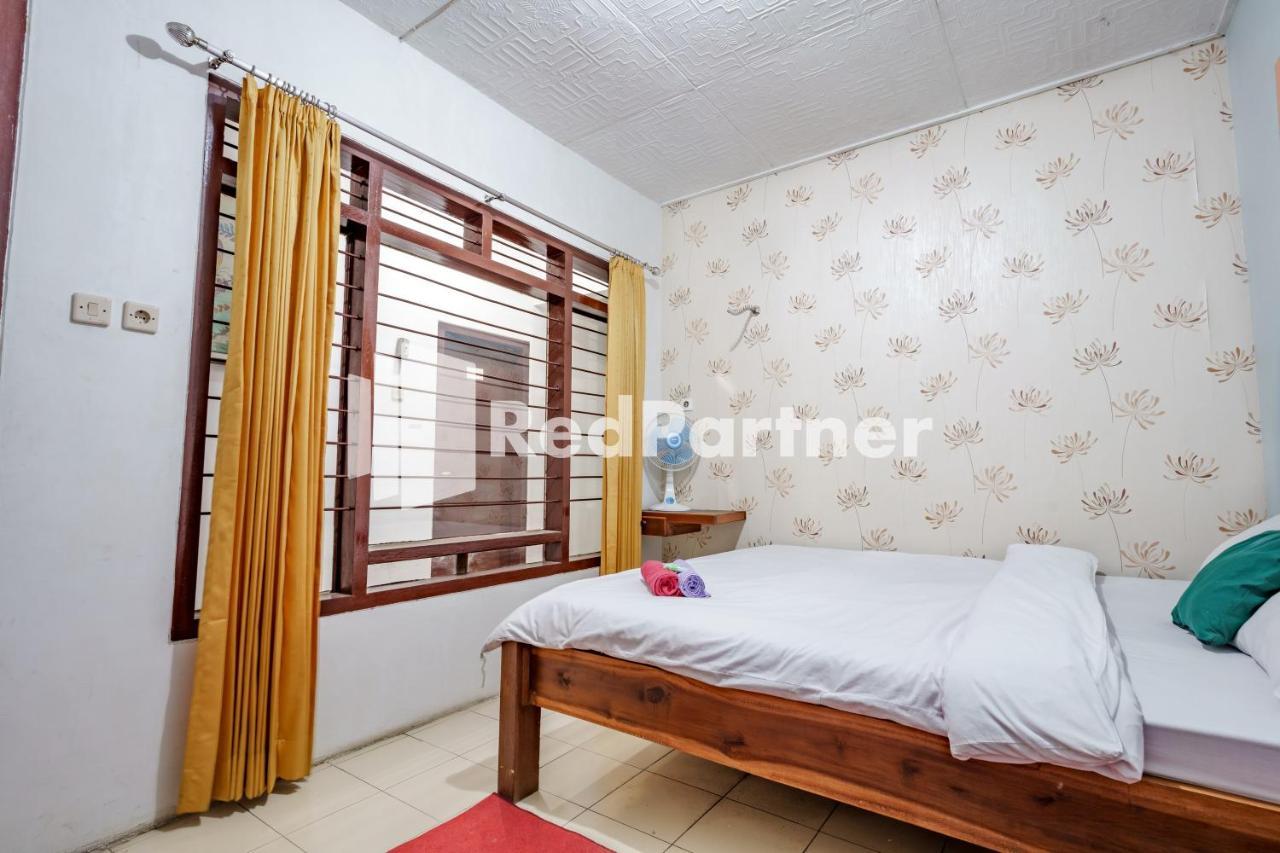 Nafisa Homestay Syariah Near Jatim Park 3 Batu Mitra Reddoorz Malang Esterno foto